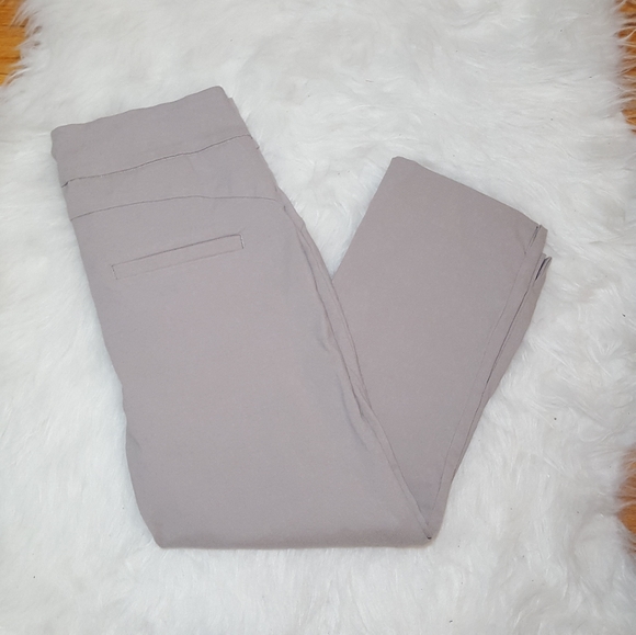 RW&Co Modern Stretch Cropped Legging - Picture 1 of 10